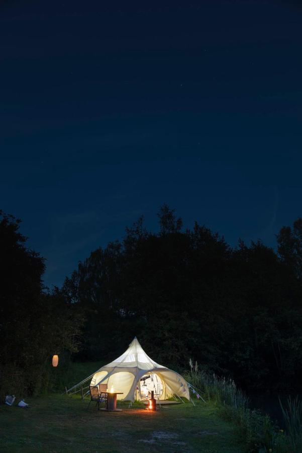 Lloyds Meadow Glamping Hotel Честър Екстериор снимка